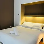 Another Cozy Flat Near St-Germain, St-Placide